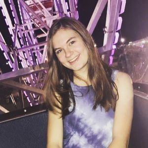 Meet your Posher, Ayla